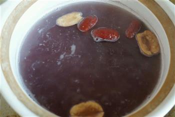 紫米红枣粥的做法图解3