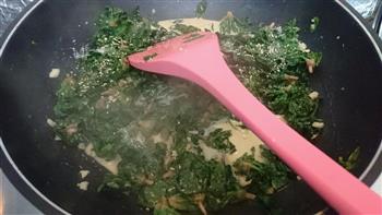 奶油芝麻菠菜的做法步骤10
