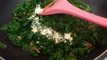 奶油芝麻菠菜的做法步骤9