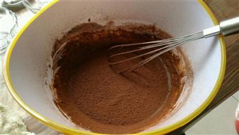巧克力裸蛋糕的做法步骤2