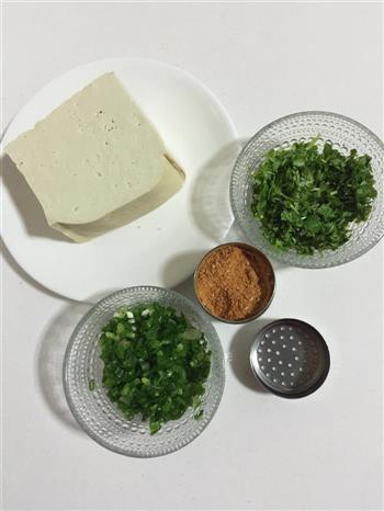 香煎孜然豆腐的做法步骤1
