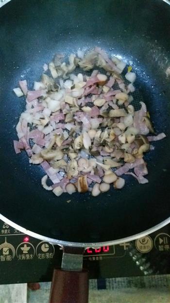 黎麦海鸭蛋焗饭的做法步骤2