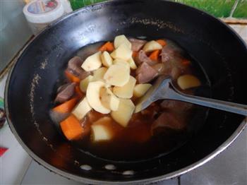 胡萝卜土豆炖牛肉的做法图解10