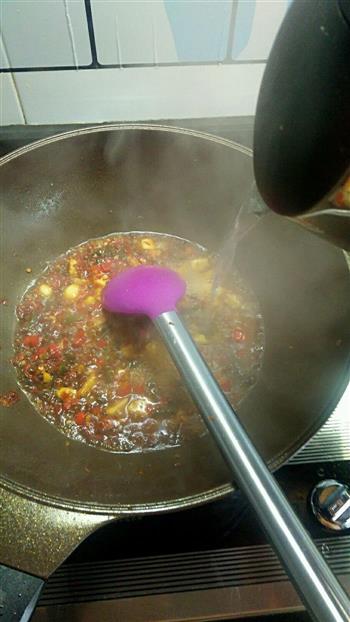 火辣辣的风味双椒烤鱼的做法步骤5