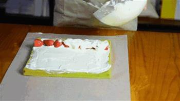 宇治抹茶草莓蛋糕卷的做法步骤16