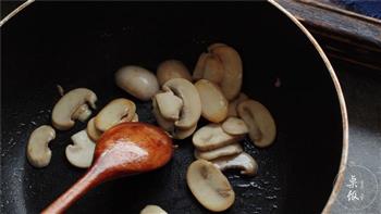 塔菜蘑菇配水波蛋的做法图解6