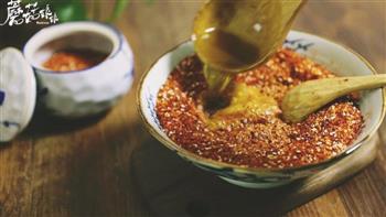 自制万能辣椒油，你餐桌上的的灵魂调味品的做法图解6