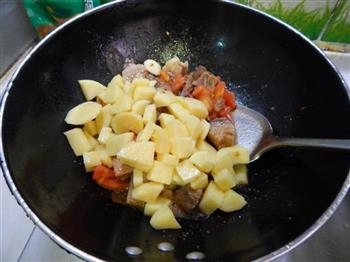 西红柿土豆炖牛肉的做法步骤16