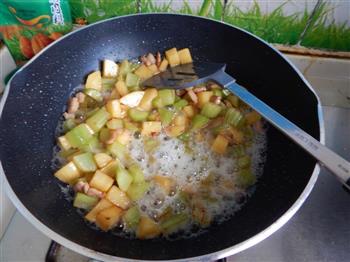 莴笋土豆炒肉丁的做法步骤12