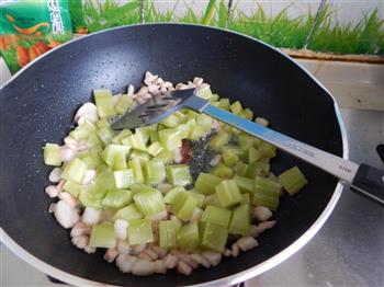 莴笋土豆炒肉丁的做法步骤6