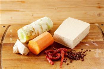 下饭利器-宫保豆腐的做法步骤1