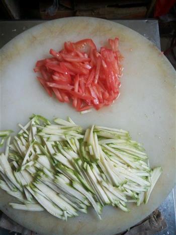 西红柿炒西葫芦的做法步骤2
