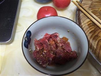 番茄牛肉炒饵块的做法图解1