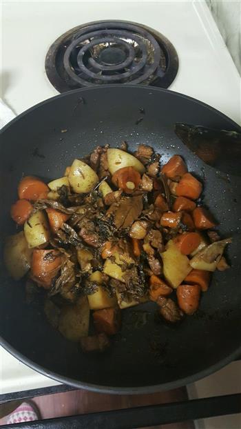 土豆胡萝卜梅干菜红烧肉的做法步骤11