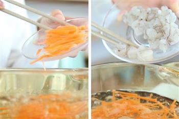 鲜虾蔬菜蛋卷 宝宝辅食微课堂的做法步骤4