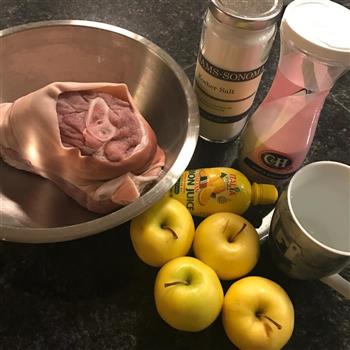 烤脆皮猪肘-配苹果酱的做法图解1
