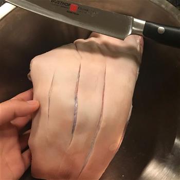 烤脆皮猪肘-配苹果酱的做法图解3