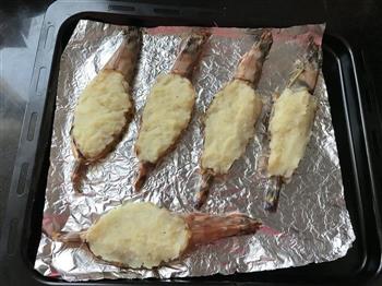 土豆泥奶焗虾的做法步骤5