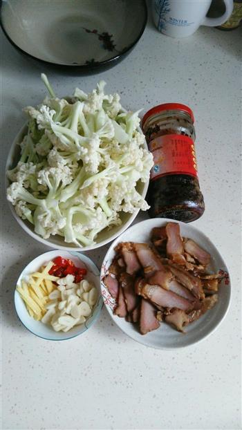 腊肉干锅有机花菜的做法步骤1