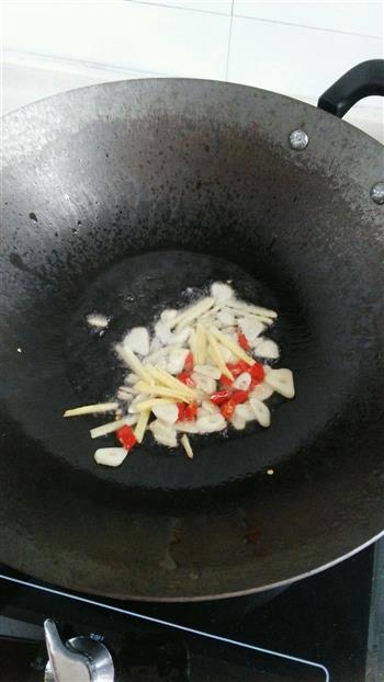 腊肉干锅有机花菜的做法图解2