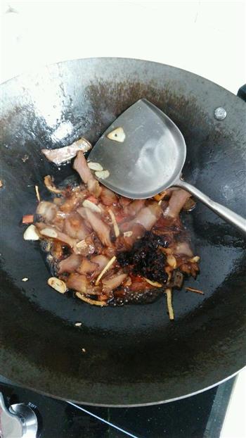 腊肉干锅有机花菜的做法步骤4