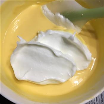 酸奶蛋糕杯-追求最简单的做法步骤4