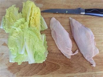 15分钟鸡肉配娃娃菜一锅出的做法步骤1