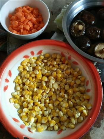 莲子玉米饭的做法步骤1