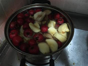 酸梨红果罐头的做法步骤2