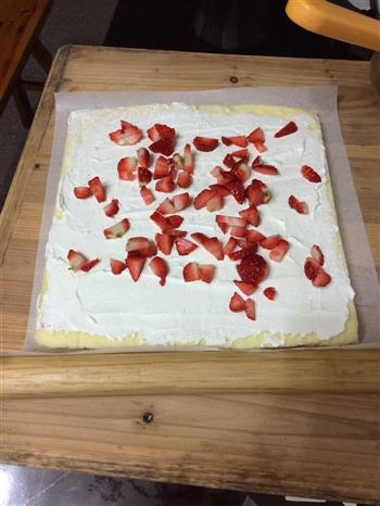 草莓蛋糕卷的做法步骤18