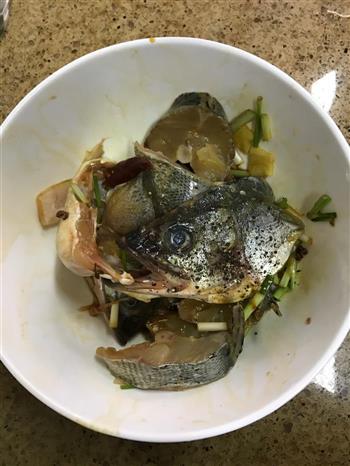 秘制鱼头豆腐汤的做法步骤4