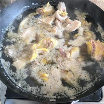 天麻雪莲果火腿鸡，养生火锅吃起来的做法步骤1