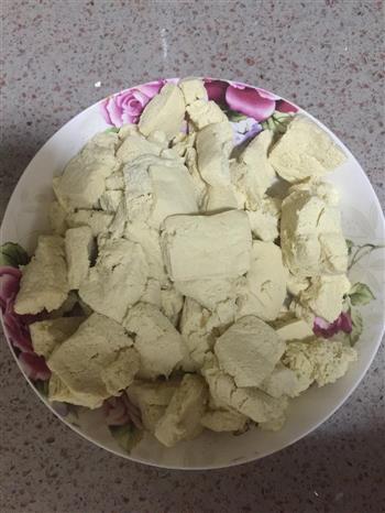 白菜海兔炖冻豆腐的做法图解3
