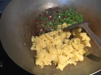 青椒腊肉土豆泥的做法步骤8