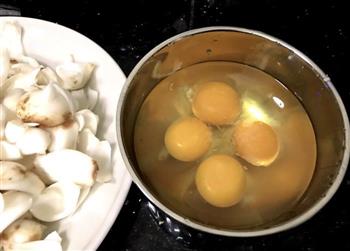 鲜百合炒鸡蛋的做法图解2