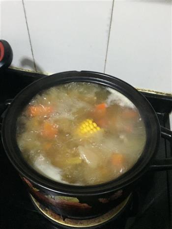 猪骨玉米萝卜汤的做法图解5