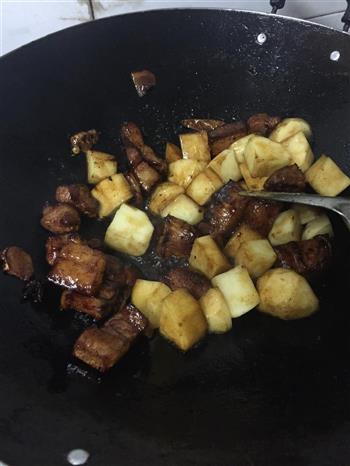 土豆焖烧肉的做法图解3