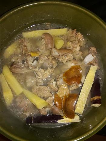 甘蔗板栗羊肉汤的做法图解3
