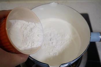 美味脆皮炸鲜奶的做法步骤2