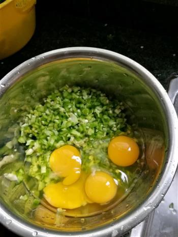 青椒煎鸡蛋的做法步骤4