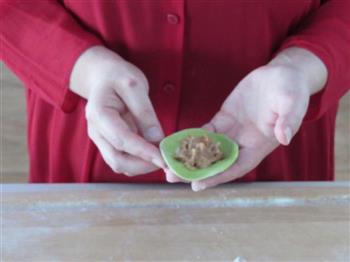 视频教你变着花样儿包饺子-五种颜色八种包法的做法步骤4