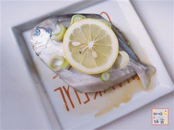 柠香煎鲳鱼-年年有鱼的做法图解7