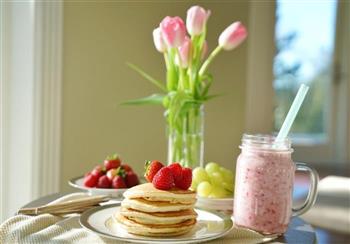 Pancake&草莓奶昔的做法步骤8