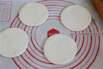 圆圆的家常饼的做法步骤4