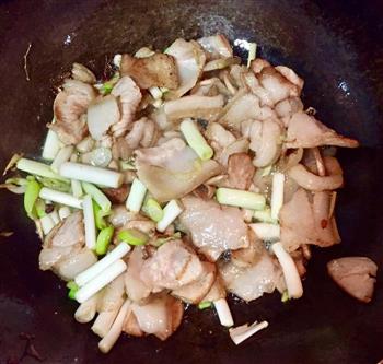 经典蒜苗回锅肉的做法步骤4