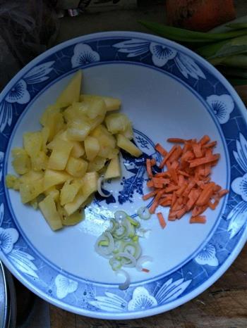 菠萝玉米龙利鱼的做法步骤2