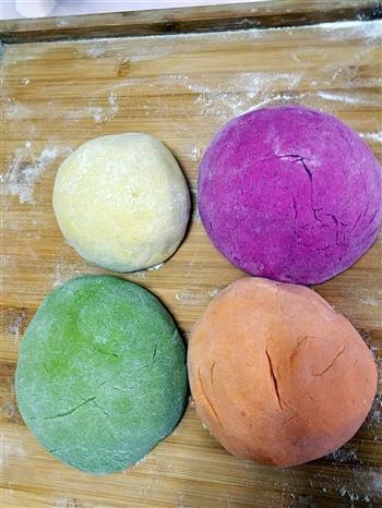 彩色花式豆沙包馒头的做法图解1