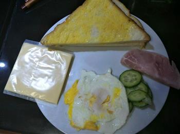 无油版-芝士鸡蛋火腿三明治的做法步骤1