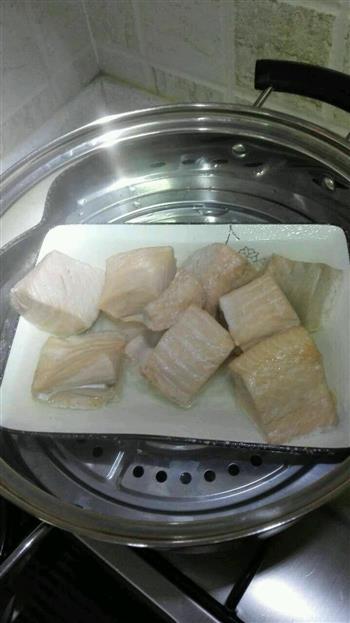三文鱼-鱼肉松的做法步骤1