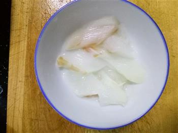 银鳕鱼小白菜疙瘩汤八个月辅食的做法图解1